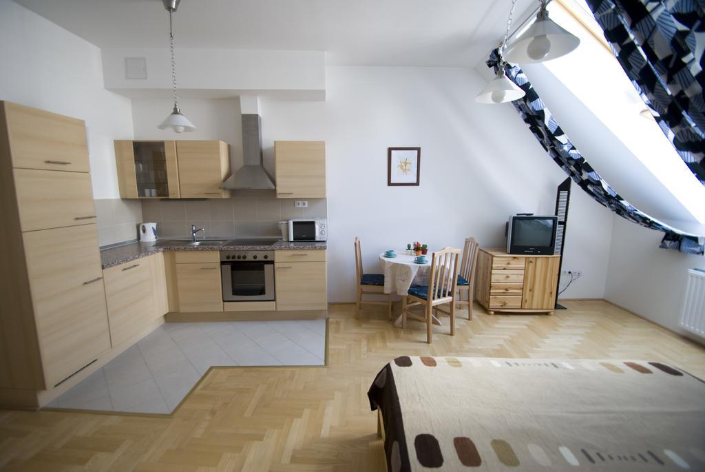Gozsdu Spacious Apartment Budapest Room photo